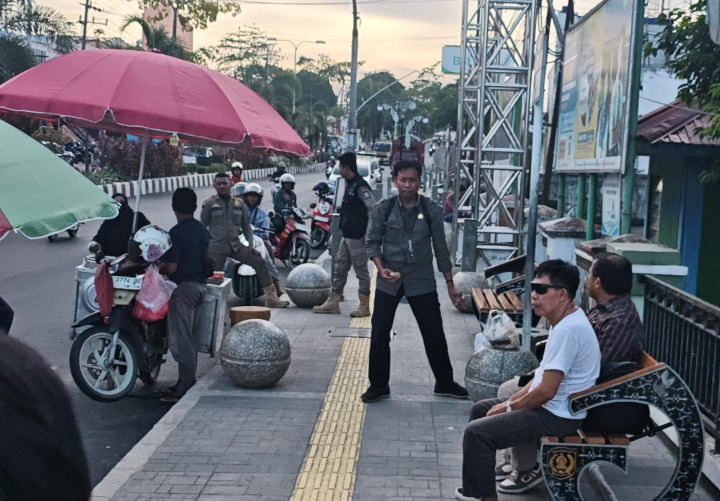 Pemkot Pasang CCTV di Jalanan; Rekam Pelaku Buang Sampah Sembarang, Ketahuan Bakal Diviralkan