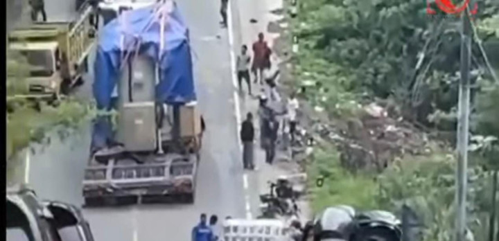 Tabrakan Beruntun di Poros Samarinda-Bontang, 2 Truk dan 1 Pick Up, Supir Patah Kaki