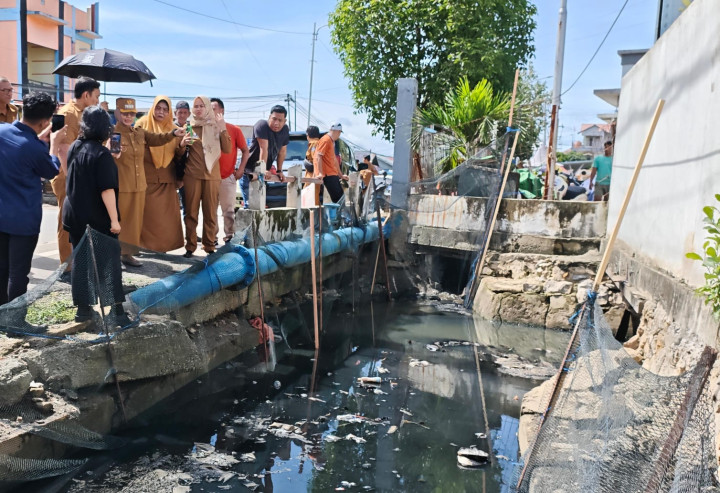 Wali Kota Neni Anggarkan Rp 200 Juta untuk Pengadaan Jaring Tangkap Sampah di Tanjung Laut Indah