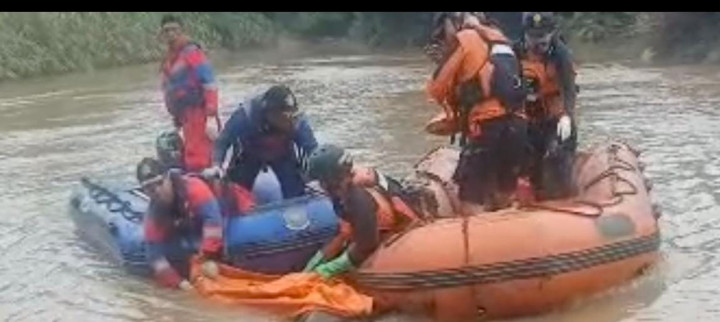 Pekerja Sawit yang Jatuh ke Sungai Santan Ditemukan Tewas