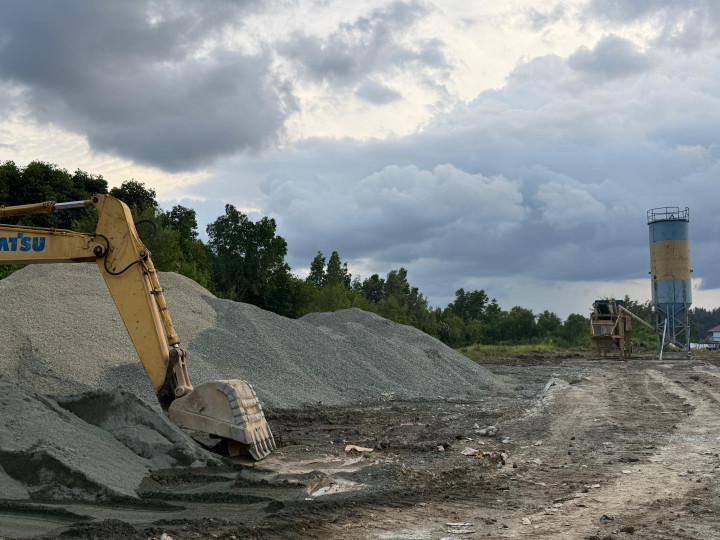 Sahib Tolak Pembangunan Batching Plant; Ungkap Kejanggalan, Ancam Kesehatan Warga dan Siswa