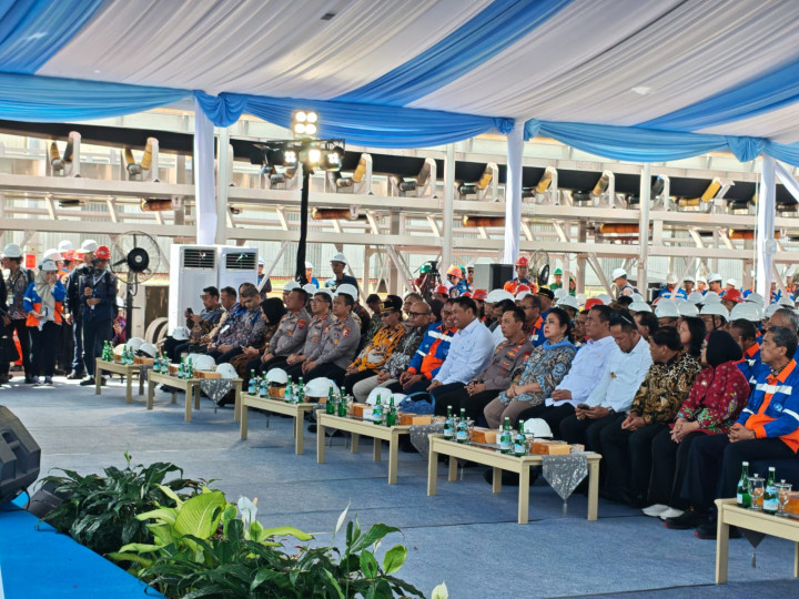 Usai Ditegur Presiden; Sultan Kutai Akhirnya Duduk di Kursi Depan, Sederet dengan Pejabat Menteri hingga Kapolri