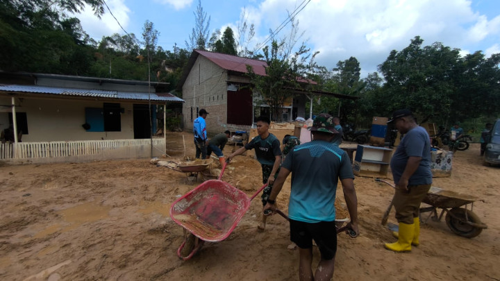 Warga Korban Longsor di Kanaan Tolak Direlokasi ke Rusunawa; Minta Pemkot Bangunkan Tebing Penahan Tanah