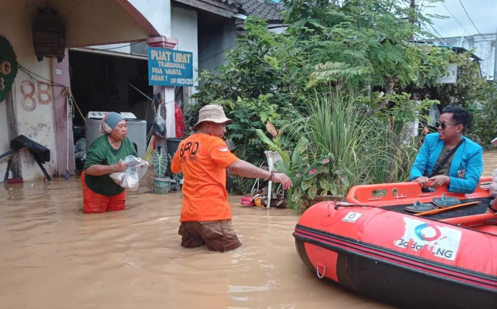7 Ribu Warga Terdampak Banjir; BPBD Bontang Siaga di Lapangan, Bantu Salurkan Makanan