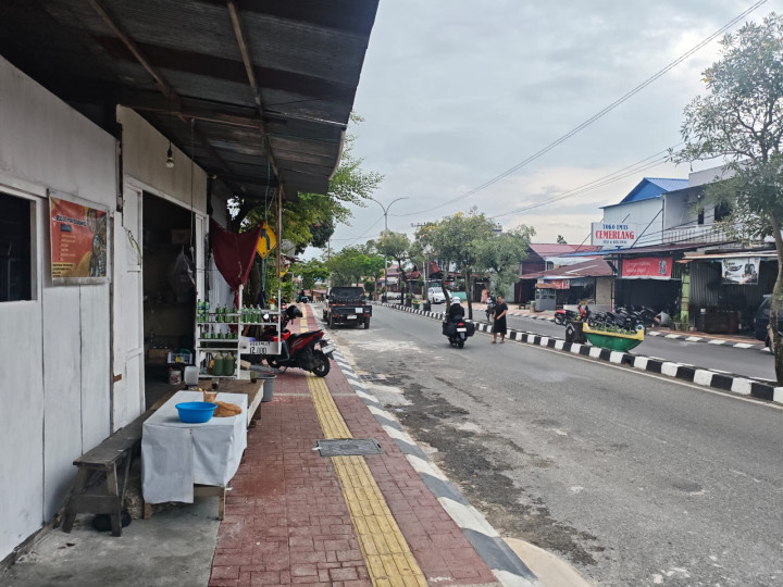 Tabrak Mobil Parkir di Berebas Tengah, Pengendara Motor Tewas