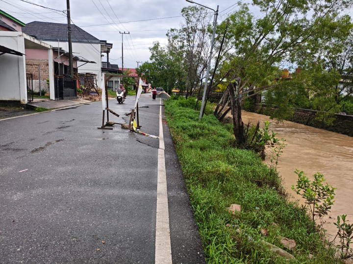 Wali Kota Neni Pastikan Perbaikan Jalan Koi yang Amblas Dikerjakan Tahun Ini, Dianggarkan Rp 1,7 Miliar