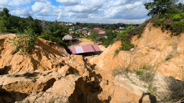 Warga Terdampak Longsor di Kanaan Tuntut Dibangunkan Rumah Baru, Biaya Rp 100 Juta