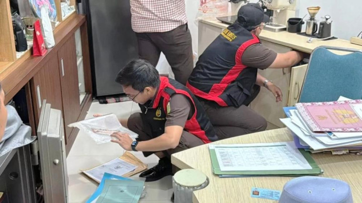 4 Jam Kejati Geledah Kantor ESDM Kaltim; Diduga Perkara Tambang Fiktif