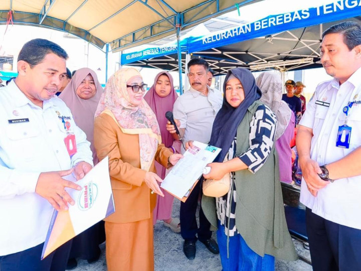 6 KK Korban Kebakaran Terima Dokumen Kependudukan dari Disdukcapil 