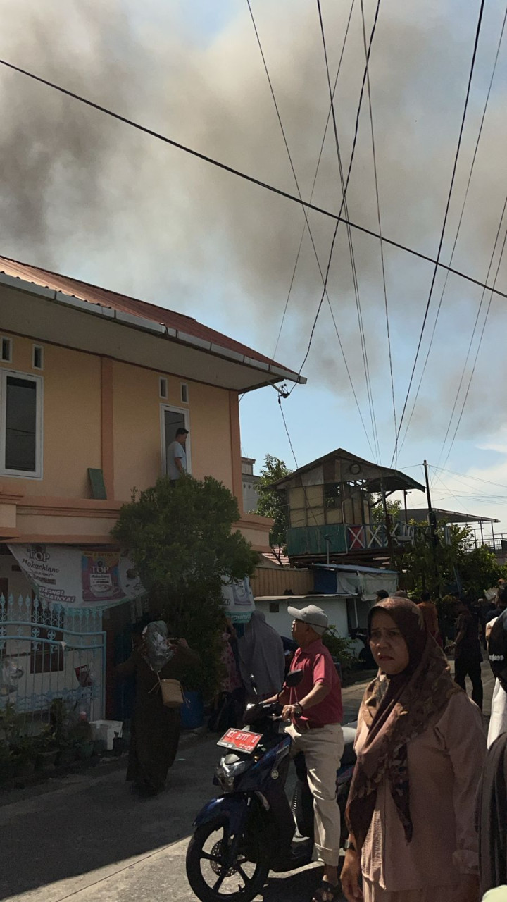 Api Mengamuk di Berbas Tengah, Lalap Sejumlah Rumah Warga