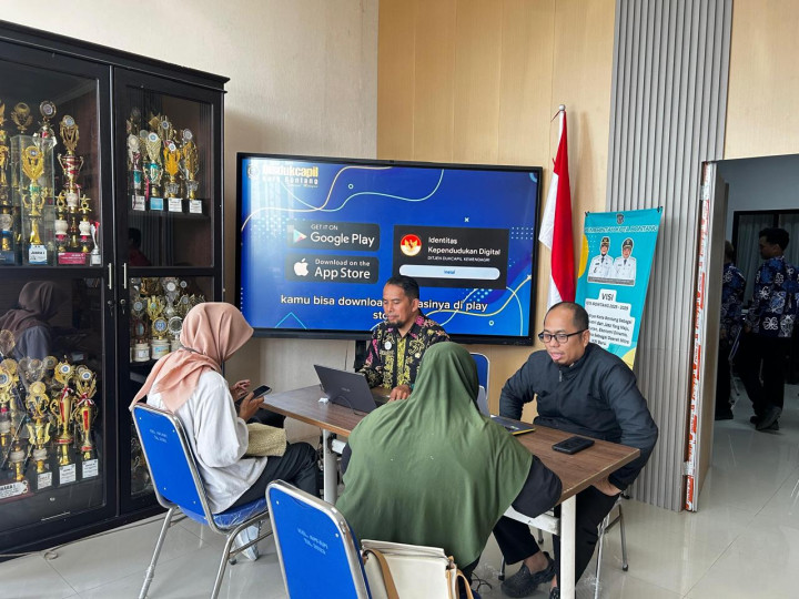 Disdukcapil Bontang Jemput Bola Aktivasi IKD, 69 Warga Gunung Elai Berhasil Teregistrasi