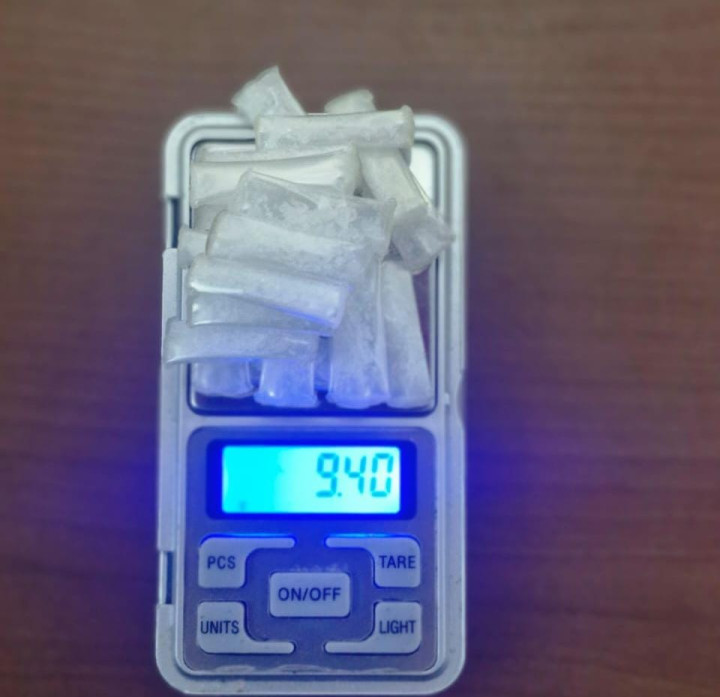 Lagi Santai di Rumah, Warga Berebas Tengah Diciduk Polisi karena Simpan Sabu 23 Poket