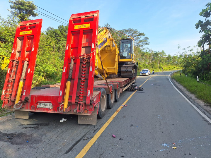 Pemotor Perempuan Asal Bontang Tewas Usai Tabrak Towing di Jalan Poros