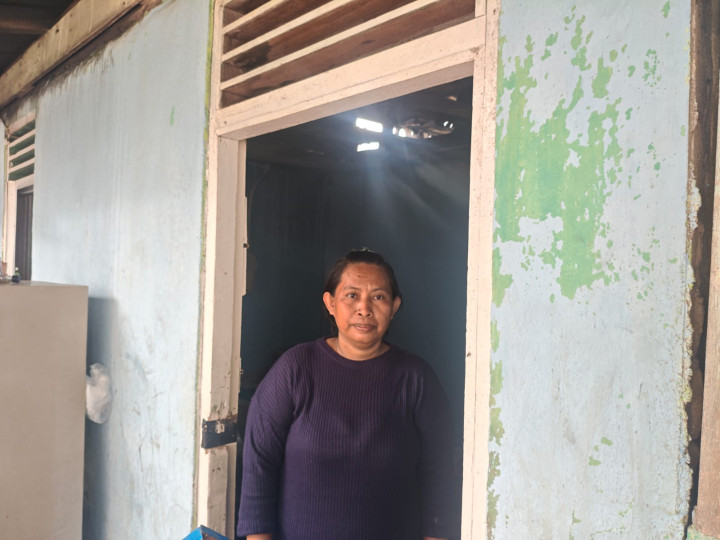 Rela Bertahan di Puing Sisa Rumah Terbakar; Andriani Berterima Kasih Pemkot Sudah Siapkan Rusunawa Gratis