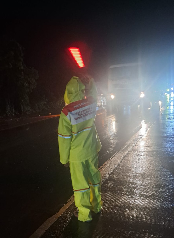 Sempat Lumpuh 2 Jam karena Banjir; Jalan Poros Samarinda - Bontang Kembali Lancar