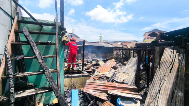 Si Jago Merah Mengamuk di Hari Lebaran, 12 Rumah Warga di Berebas Tengah Terbakar