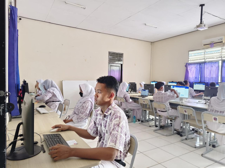 128 Siswa SMP Negeri 8 Bontang Ikuti TKA, Sekolah Siapkan PC dan Modem Cadangan Antisipasi Trouble
