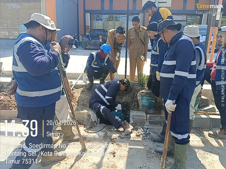 Dinas PUPR Bontang Atasi Penyebab Banjir di depan Era Fresh; Ternyata Ini Biang Keroknya