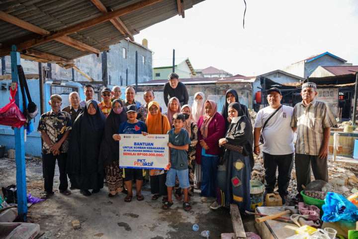 Dukung Pemulihan Pasca Bencana, PKT Proaktif Salurkan Rp100 Juta Bagi Korban Kebakaran Berebas Tengah