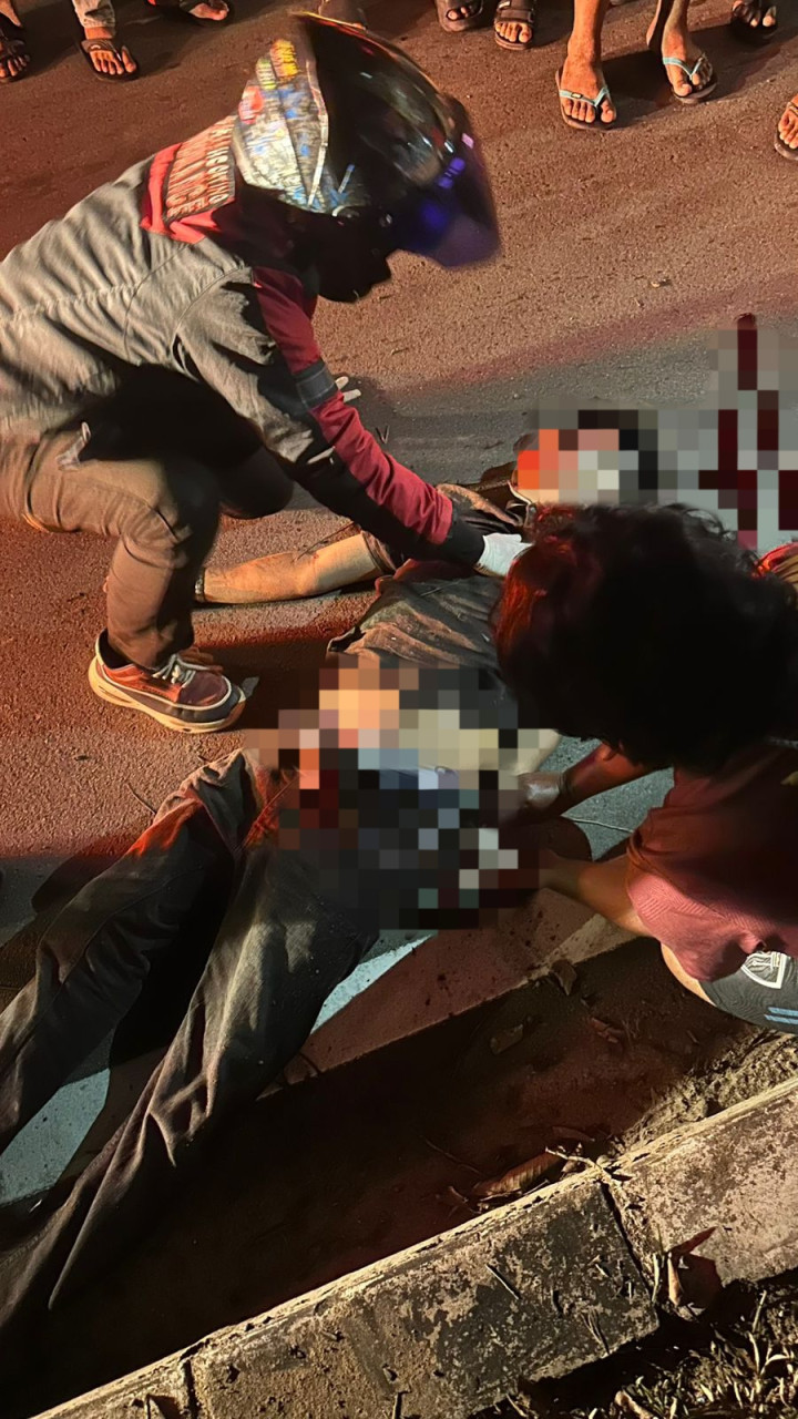 Pemuda Naik Stylo Putih Tabrak Median Jalan, Tergeletak di Jalanan Tanjung Laut