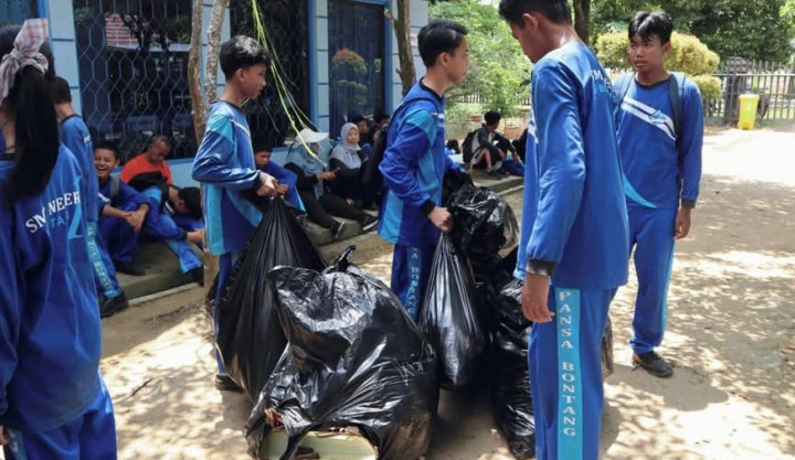 SMPN 1 Bontang Biasakan Siswa Bawa Pulang Sampah, Gerakan Bebas Plastik Mulai Mengakar