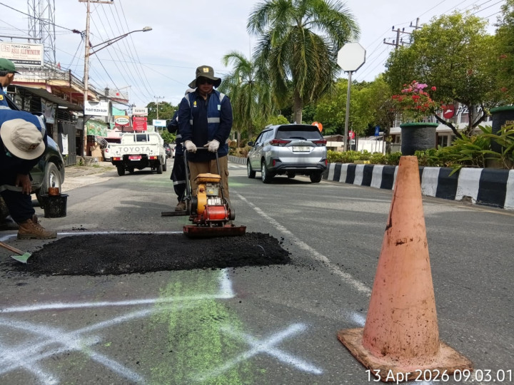 Sudah Banyak Korban, Jalan Rusak di KM6 Bontang Ditambal Sementara