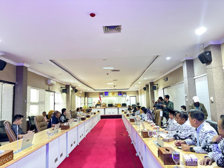 Disdikbud Batasi Sekolah Negeri Terima Sesuai Rombel; PGRI Minta Pengawasan Diperketat