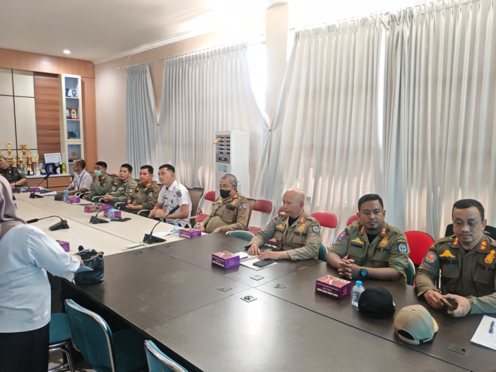 Kembali Gelar Lapak di Pinggir Jalan; Satpol PP Segera Tertibkan Pedagang Dekat Pasar Rawa Indah