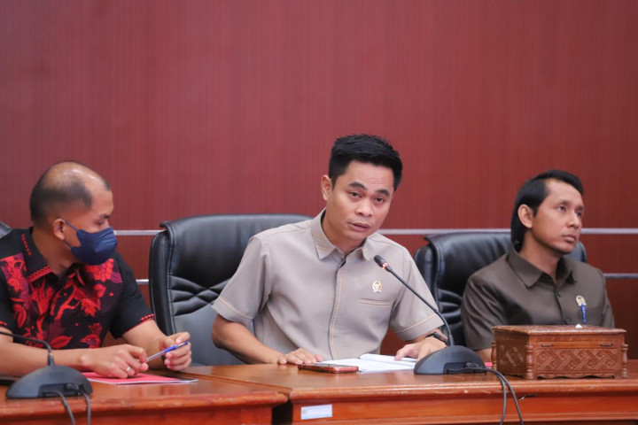 Bahas Raperda Lalu Lintas, Fraksi PDI Perjuangan Soroti Minimnya Infrastruktur Pejalan Kaki