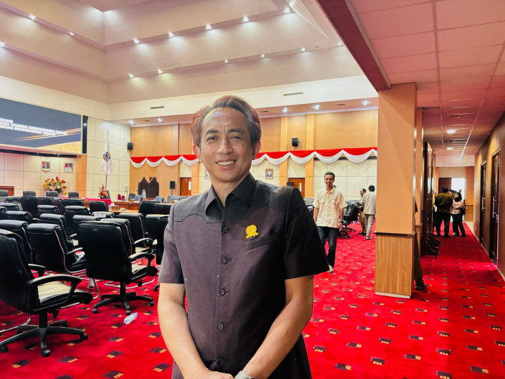 Besar Pasak Daripada Tiang; Rustam Minta Jam Operasional Videotron Dibatasi